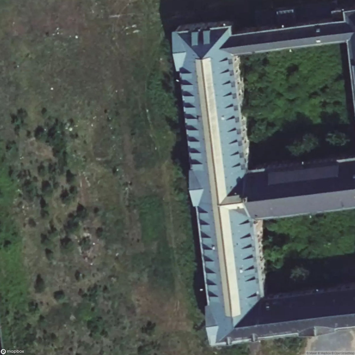 Loos Central House [FRA] #3802