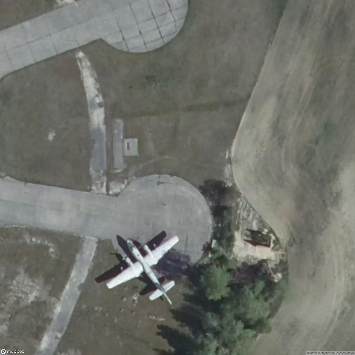 Military Airfield [FRA] #55637