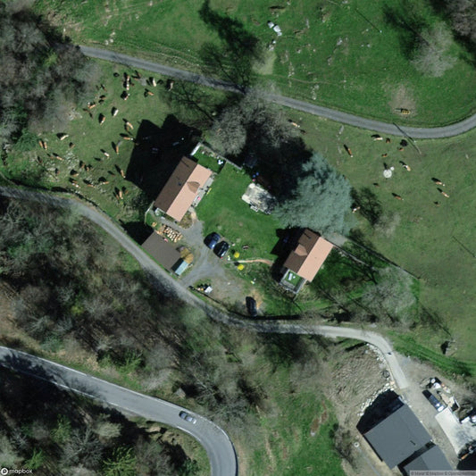 Abandoned village of houses [CHE]