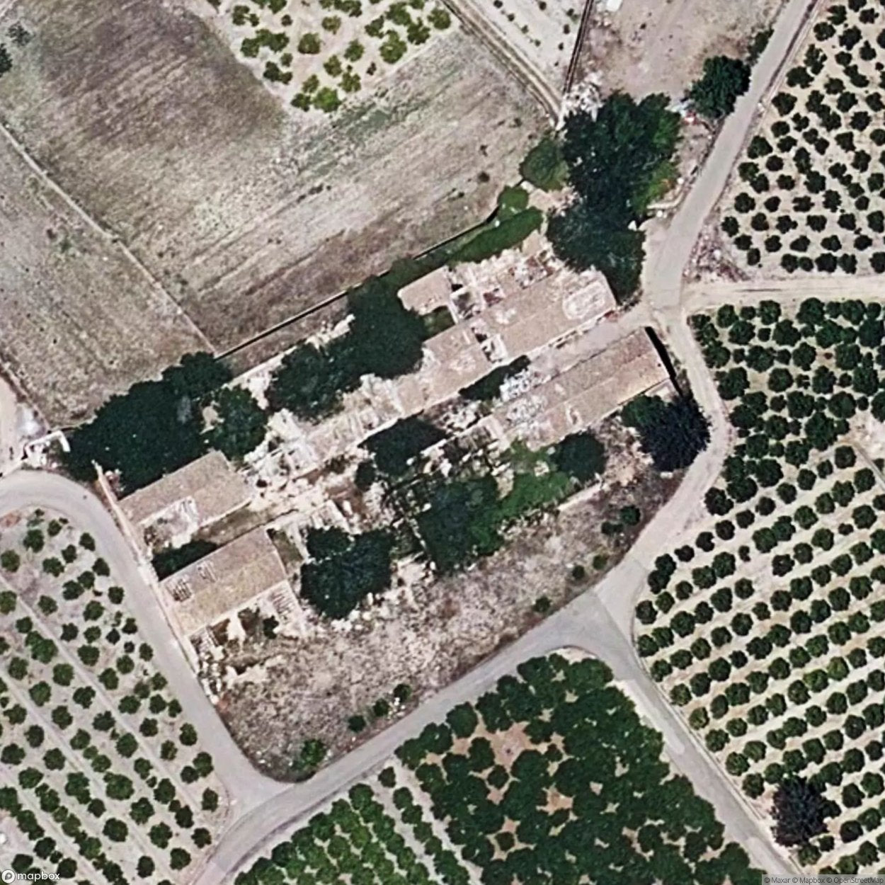 Walled compound of Berfull [ESP]