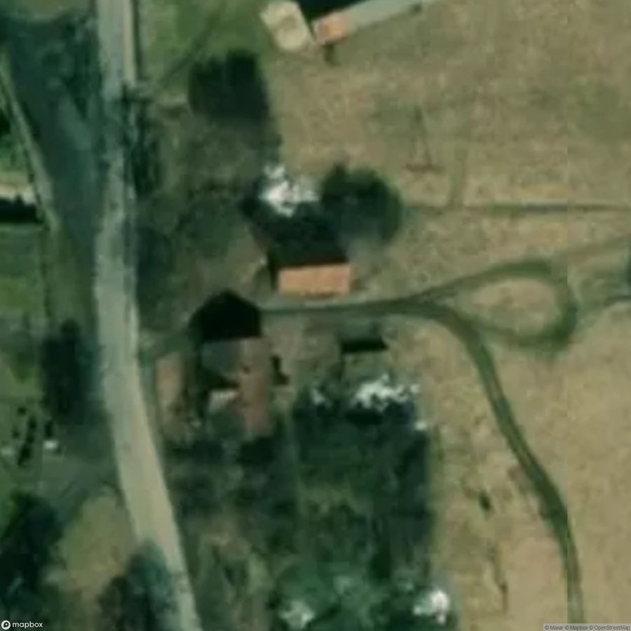 Residential Building Abandoned House With Garage Furnished [POL] #24504
