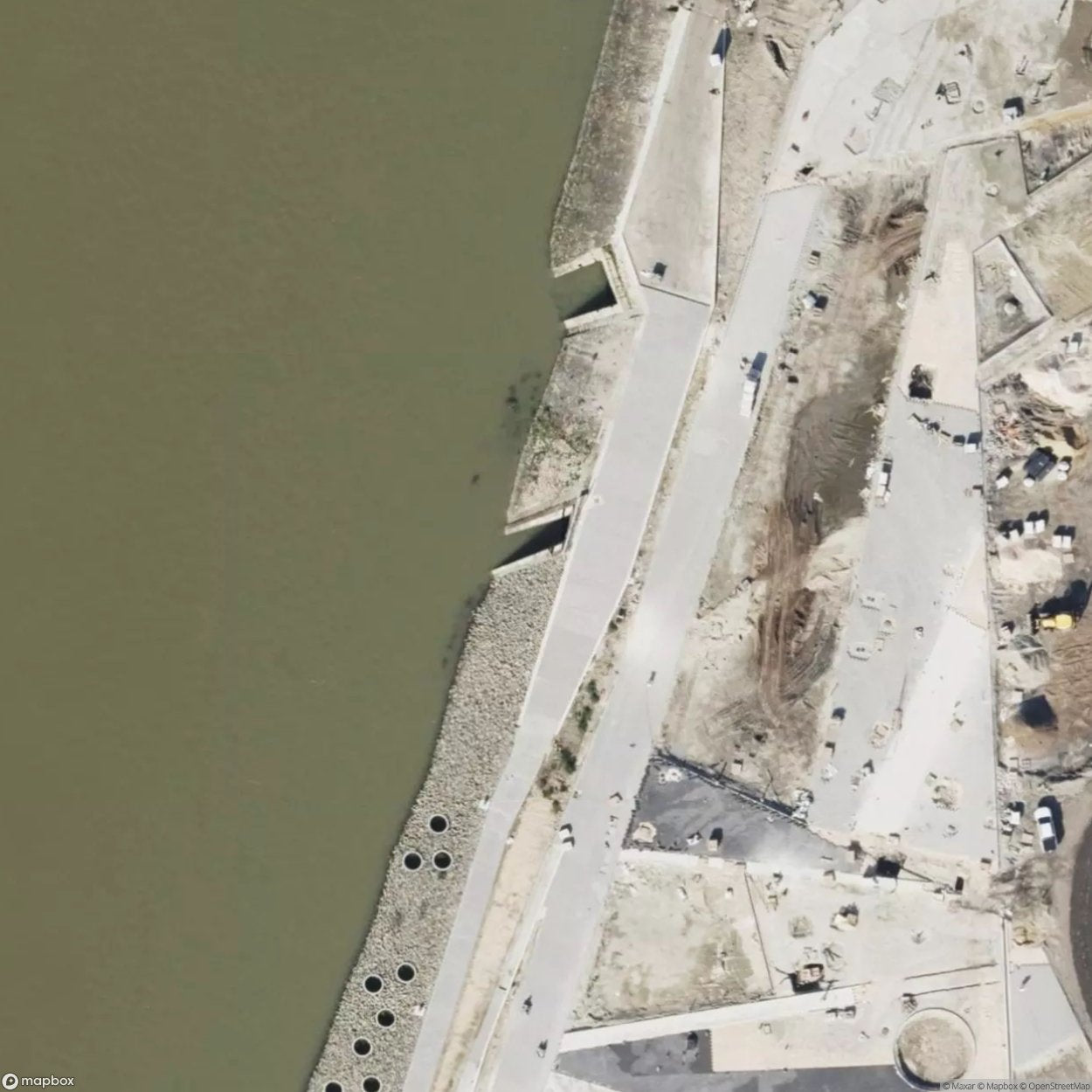 Military Base Ruins [HUN] #17570