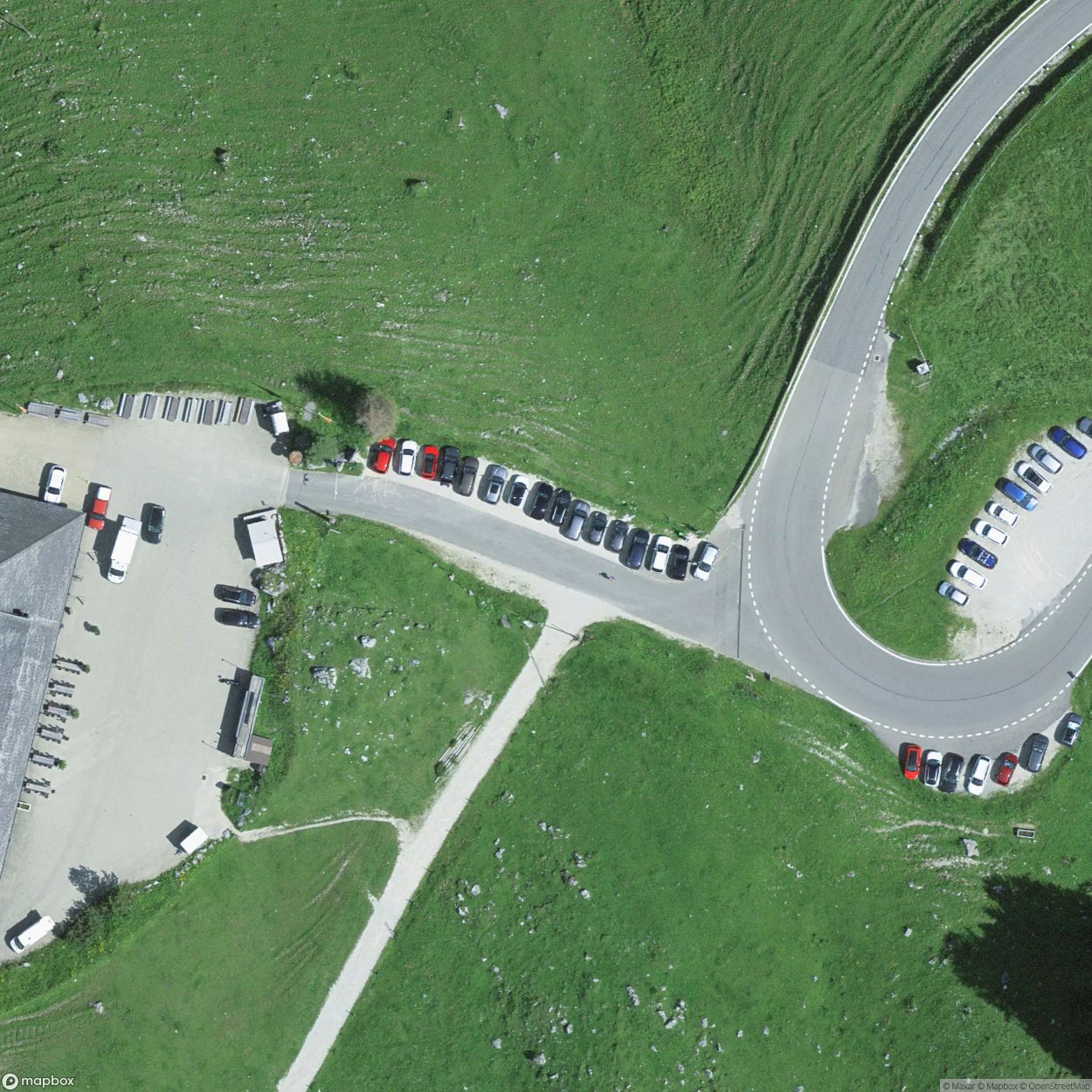 Parking lot to Bunker BÃ¼rglen BE [CHE]