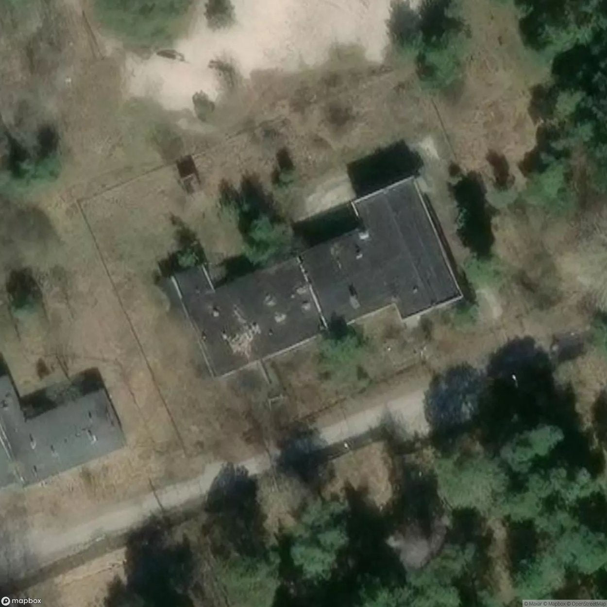 Abandoned Military Bunker Shelter Next To Trains [POL] #32172