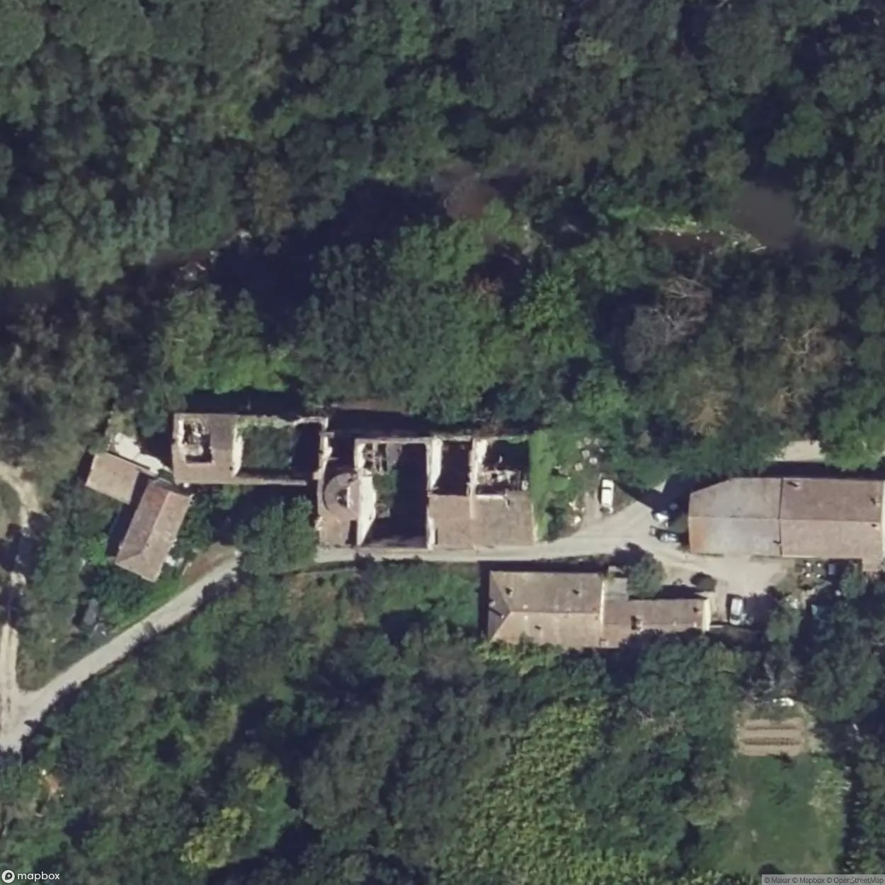 Castle Horus / Château Horus [FRA] - UrbexNow