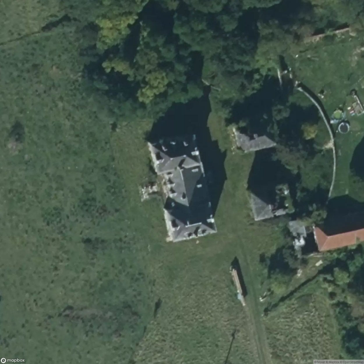 Château du Charmel demander l'accès a l'agriculteur [FRA] - UrbexNow
