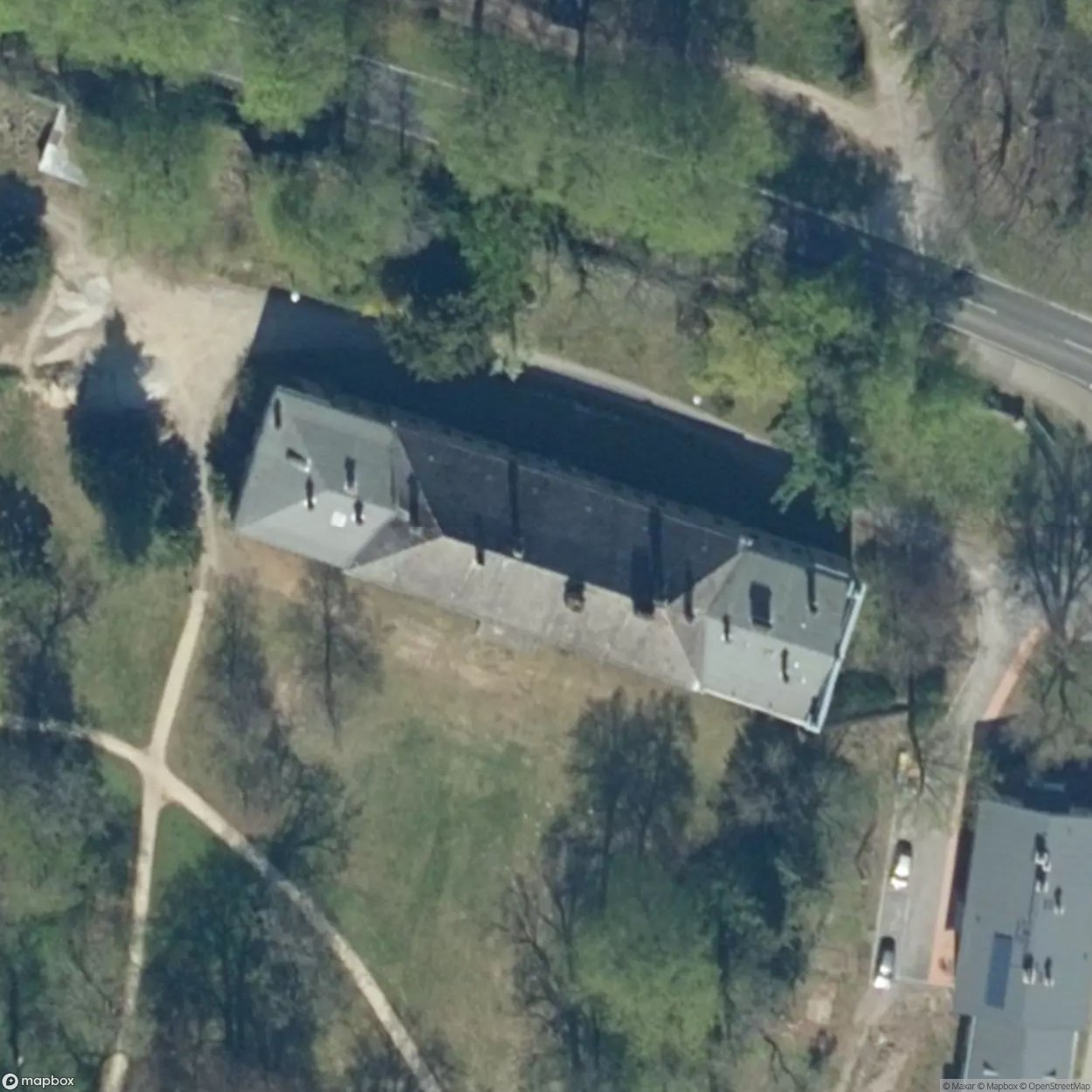 Schloss Golßen [DUI] - UrbexNow