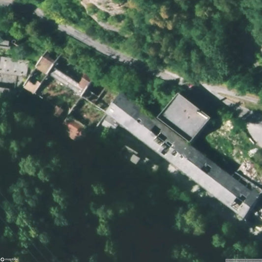 The landlocked factory / L'usine enclavée [FRA] - UrbexNow