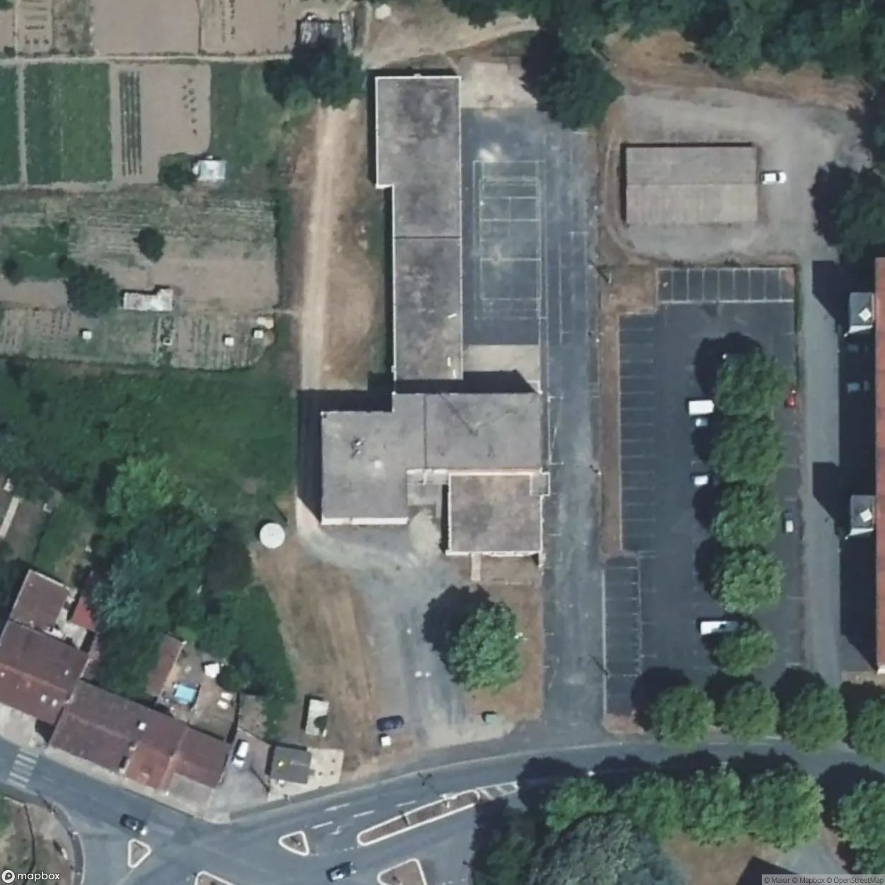 The old fire station / Lancienne caserne [FRA] - UrbexNow